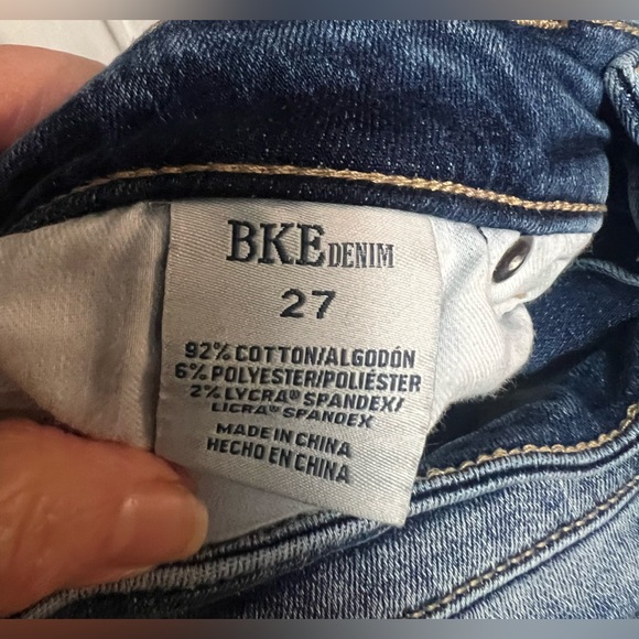 BKE - PARKER - DISTRESSED - SZ 27
UNIVERSAL FIT
HIGH RISE
ANKLE SKINNY - Picture 4 of 4